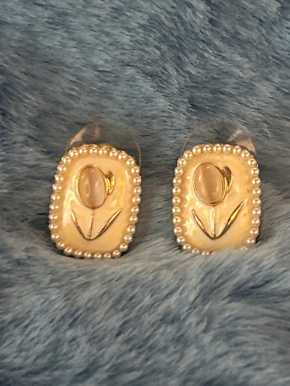 Tulip Stud Earrings Faux Pearl Border Enamel Floral Gold Tone